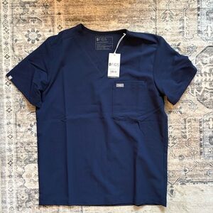 Figs nurse scrubs top navy blue size S Leon two pocket